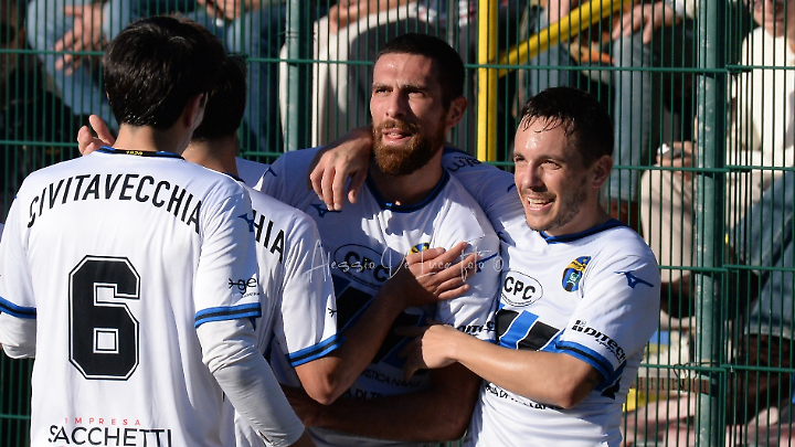 Vecchia senza fronzoli, battere la Sorianese e sperare in qualche aiuto