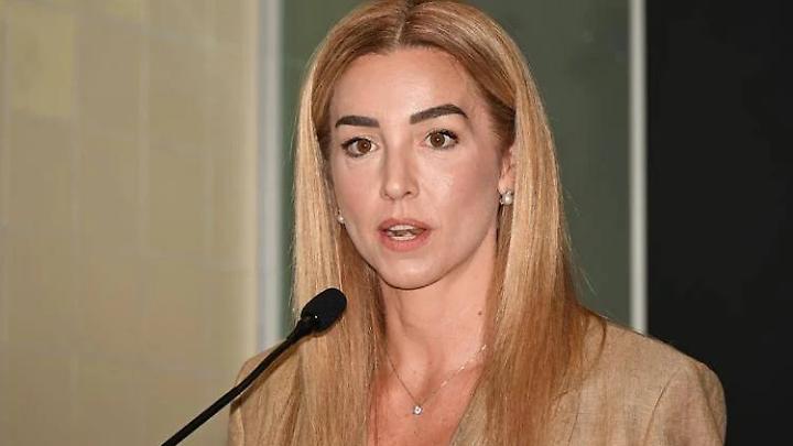 Salis e l&rsquo;&ldquo;anti-Meloni&rdquo;: come un&rsquo;etichetta mediatica prova a costruire una leadership