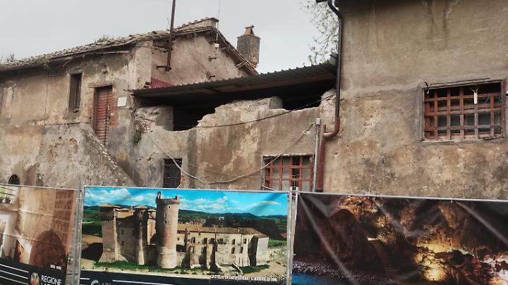 Castello di Santa Severa: biglietterie doppie e tetti crollati