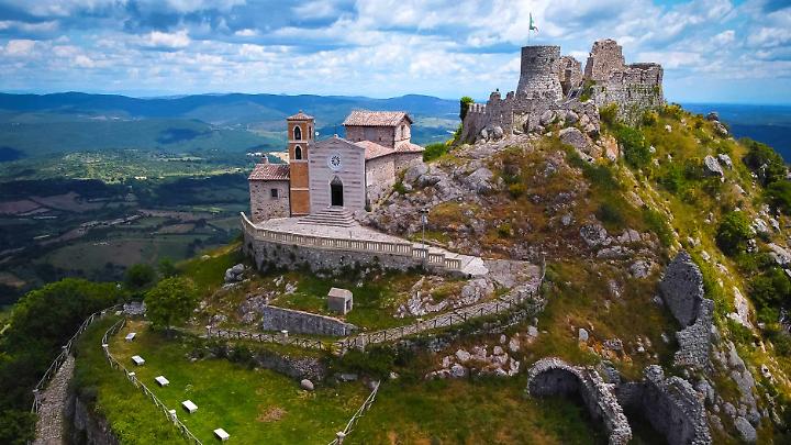 Tolfa svela la sua nuova identit&agrave; digitale: online il portale turistico che racconta un territorio senza confini