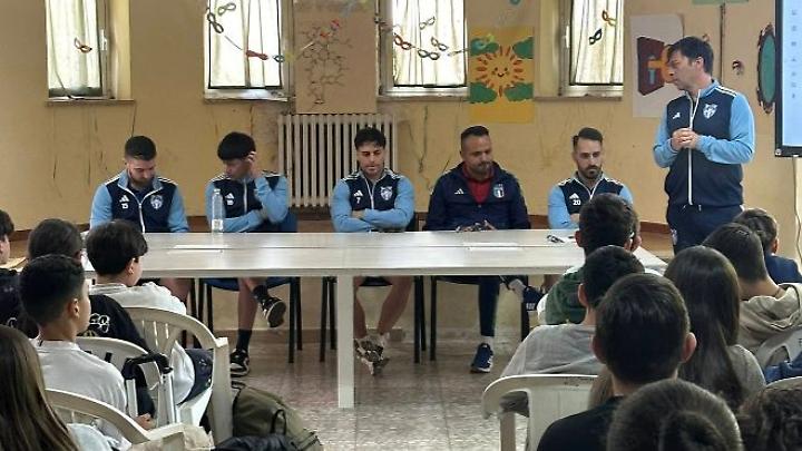 Promozione del futsal e dello sport nelle scuole da parte dei responsabili del Real Fabrica
