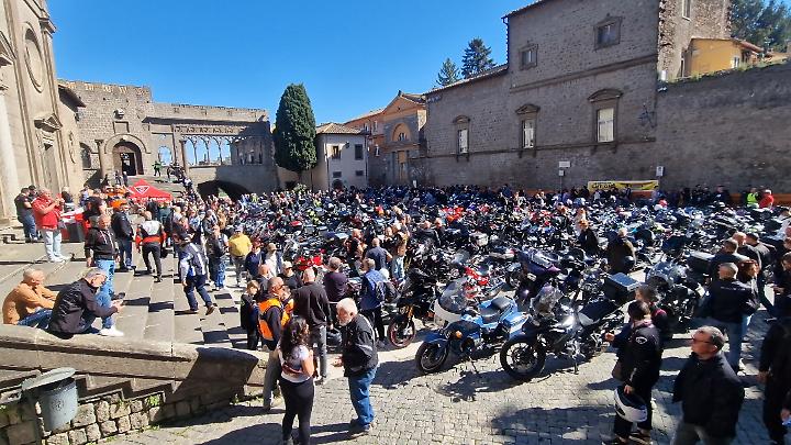 La Motobenedizione fa il pienone