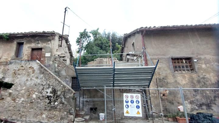 il castello versa in condizioni fatiscenti