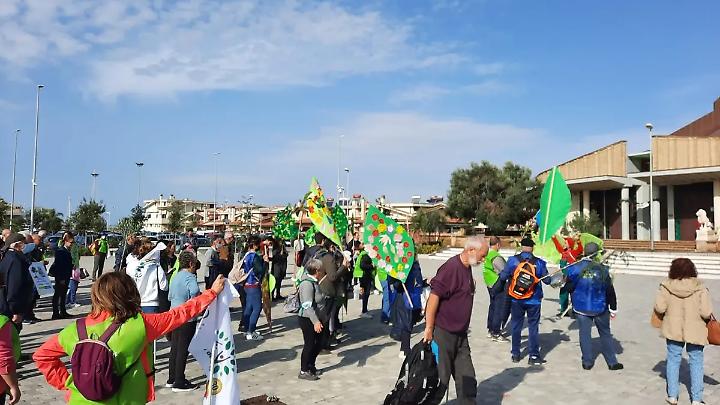 Ladispoli, successo per la Marcia degli Alberi