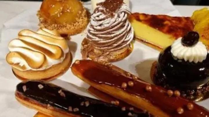 Pasteggiando, a Roma, fra ostriche e cr&ecirc;pes