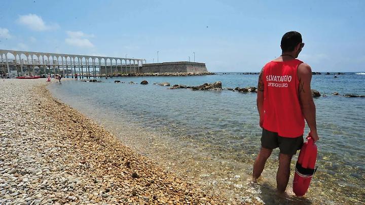 Civitavecchia, mare promosso al 100%: acque eccellenti e spiagge libere verso l&rsquo;affidamento dei servizi