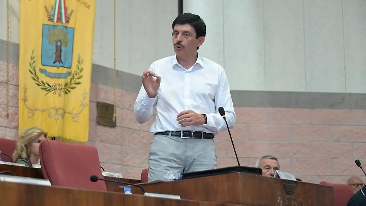 Finch&eacute; la banda suon&ograve;...