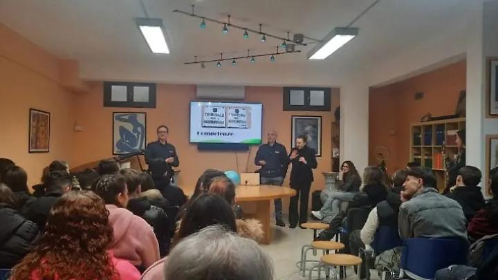 Gli studenti dell&rsquo;Arcadia dicono &ldquo;no&rdquo; al bullismo