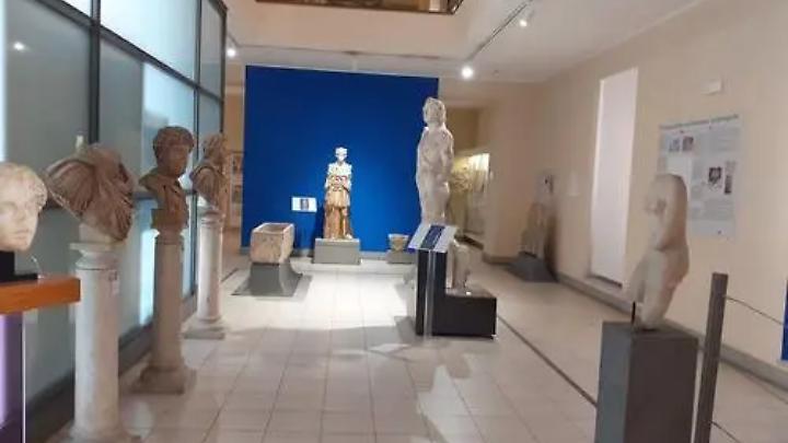 L&rsquo;Athena Parthenos si rif&agrave; il look: intervento da 15mila euro