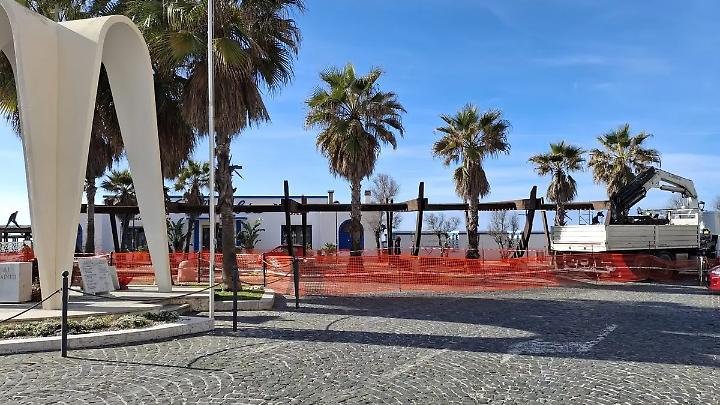 Addio alla &ldquo;Barca&rdquo; in piazza dei Caduti