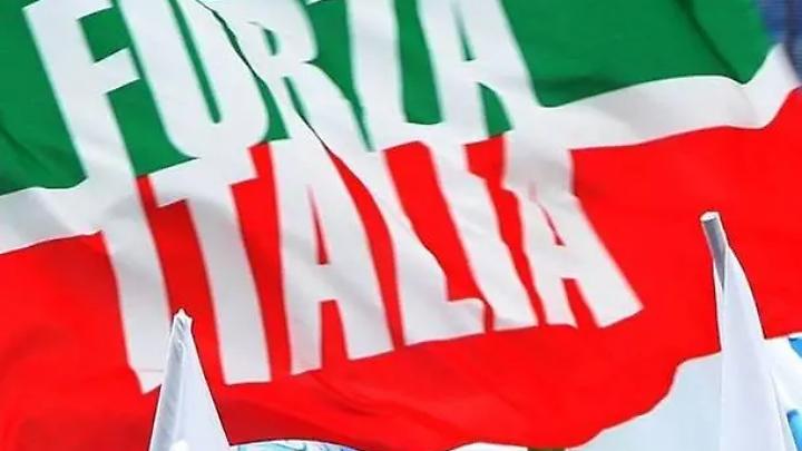 Taglio del nastro per la nuova sede di Forza Italia
