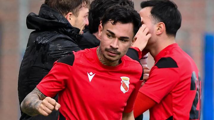 Tolfa a Fiumicino per prendere finalmente il volo