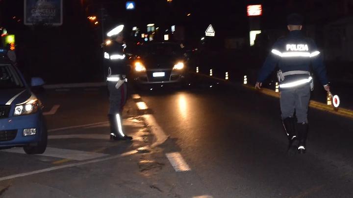 Controlli e multe, scatta il blitz interforze in strada e nei locali
