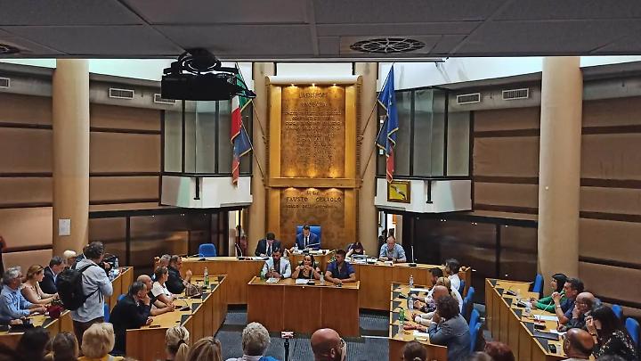 &laquo;Maggioranza senza numeri&raquo;, l&rsquo;opposizione esce allo scoperto