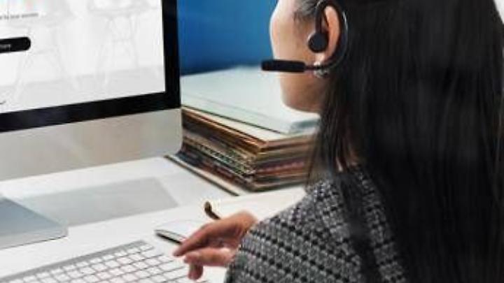 Telemarketing, stop ai contratti luce e gas al telefono senza autorizzazione degli utenti