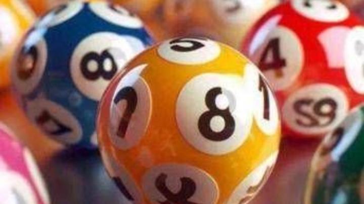 SuperEnalotto, numeri combinazione vincente sabato 28 marzo