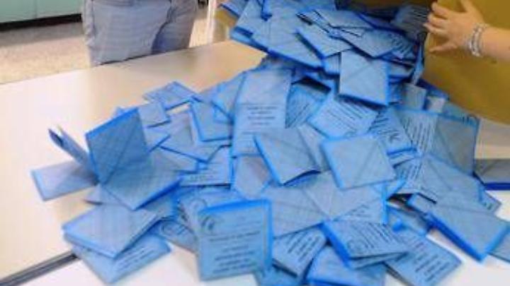 Sondaggio politico, calano tutti i big: gi&ugrave; Fratelli d'Italia, Pd e M5S