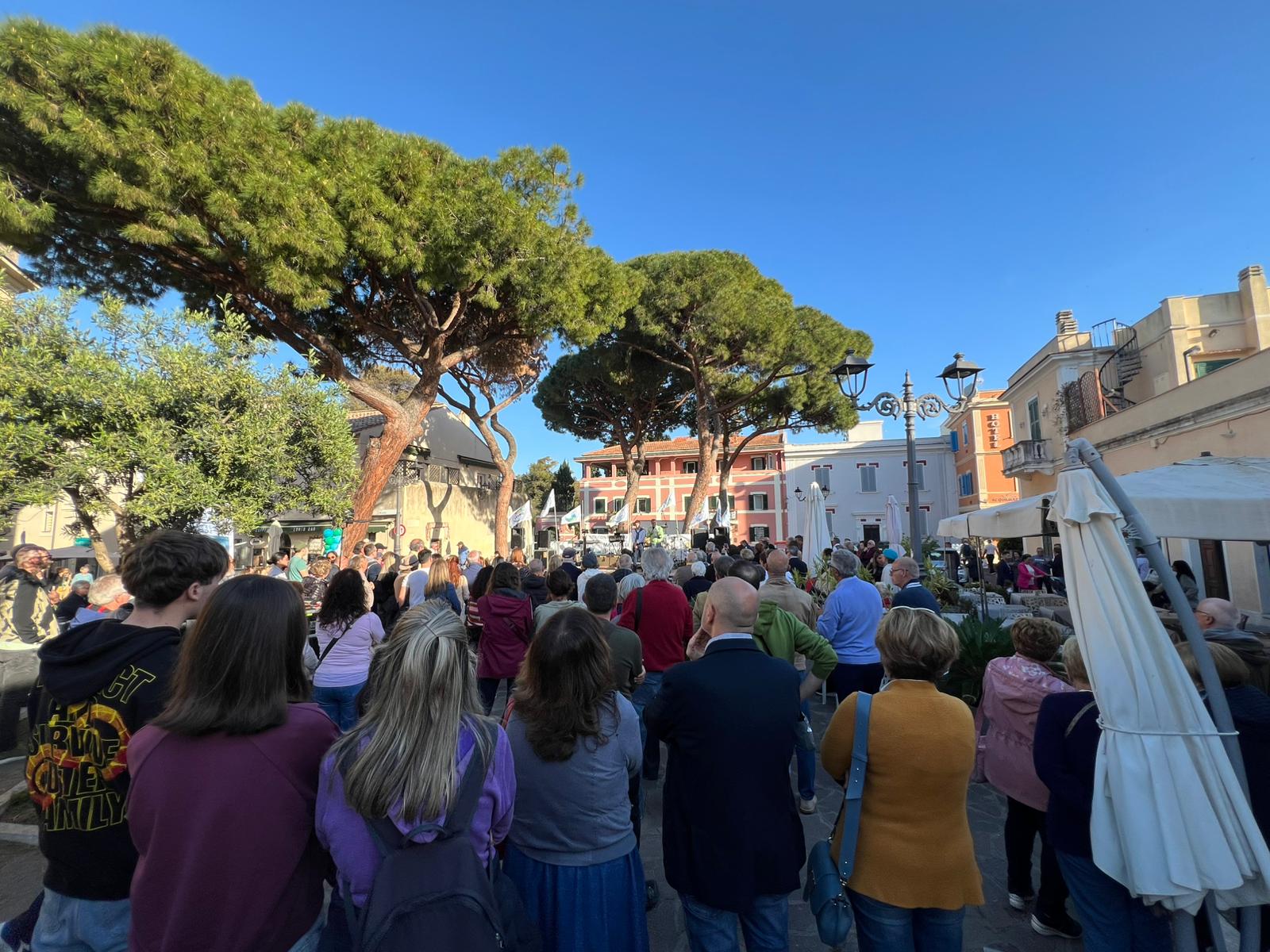 Piazza Trieste durante l'evento e il concerto di Assentio